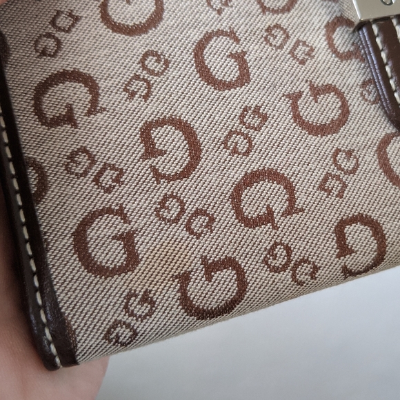 GUESS Wallets - Picture 5 of 6